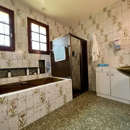 Grande Maison à 2 Pas De La Plage, 3 Ch, Jardin, Bbq, Parking – Saint-pierre-d'oléron - Fr-1-246a-233 *